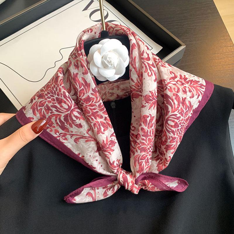 New Fashion Small Square Scarf Temperament Versatile Spring and Autumn High Sense Silk Scarf Women's Printed Square Scarf Neck Protection Small Scarf