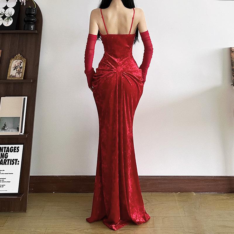 Women's Solid Color Slim-fit High-waisted Fashion V-neck Halter Halter Dress