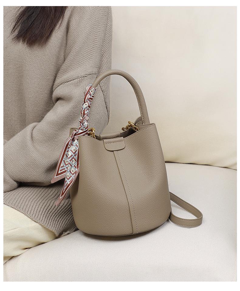 2025 Women's Genuine Leather Crossbody Bucket Handbag: High-End Spring/Autumn Collection