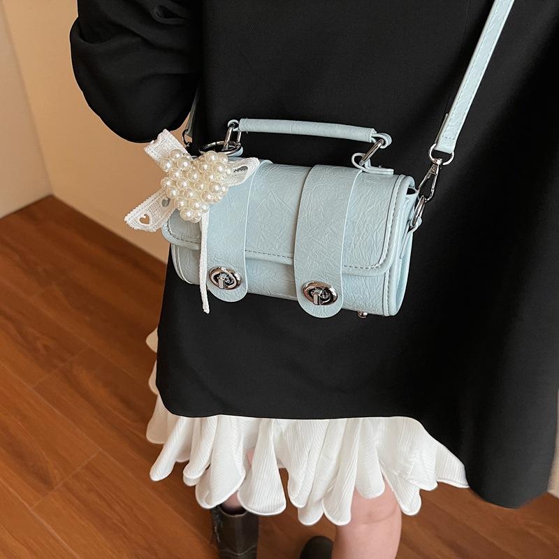 Super Fire Messenger Bag Women's Bag 2025 New Fashion Summer Versatile Shoulder Handbag Premium Foreign Style Small Square Bag