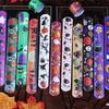 100 Peças Pulseiras de Bater Únicas com Tema de Halloween Pulseiras de Bater de Halloween para Reuniões Temáticas e Celebração