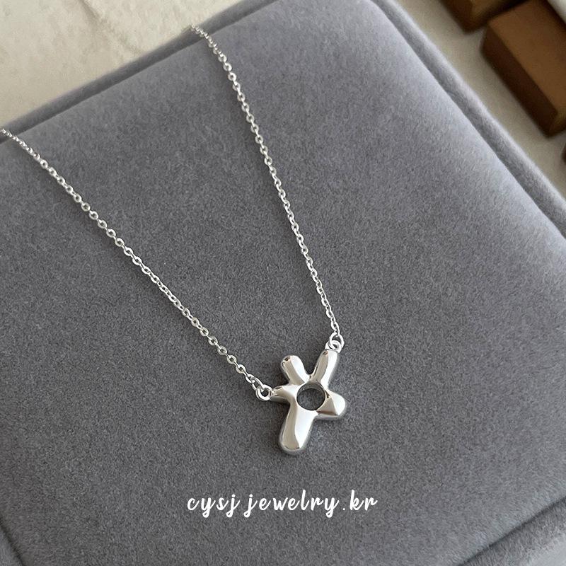 Cui Yan S925 Sterling Silver Irregular Flower Necklace for Women, Korean Style Clavicle Chain, Spring/Summer Collection.