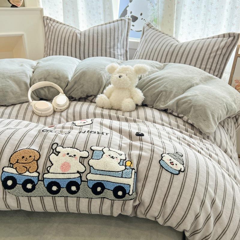 

Утолщенный комплект из четырех предметов из молочного флиса для кровати, милый детский флисовый пододеяльник, коралловый фланелевый комплект из трех предметов с простыней 3pcof sheets 150x200 quilt