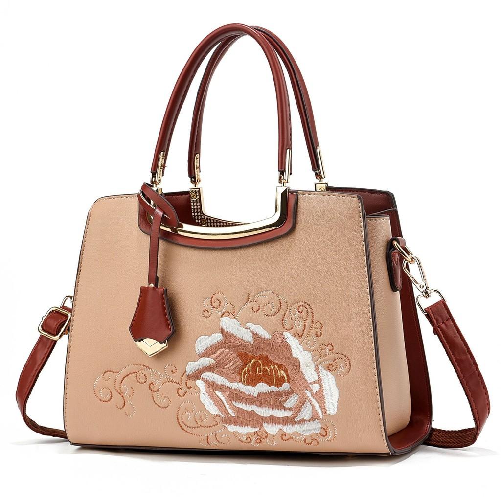 Chic And Versatile Ladies Tote Bag For Business Commute Fashionable Design Perfect For Moms