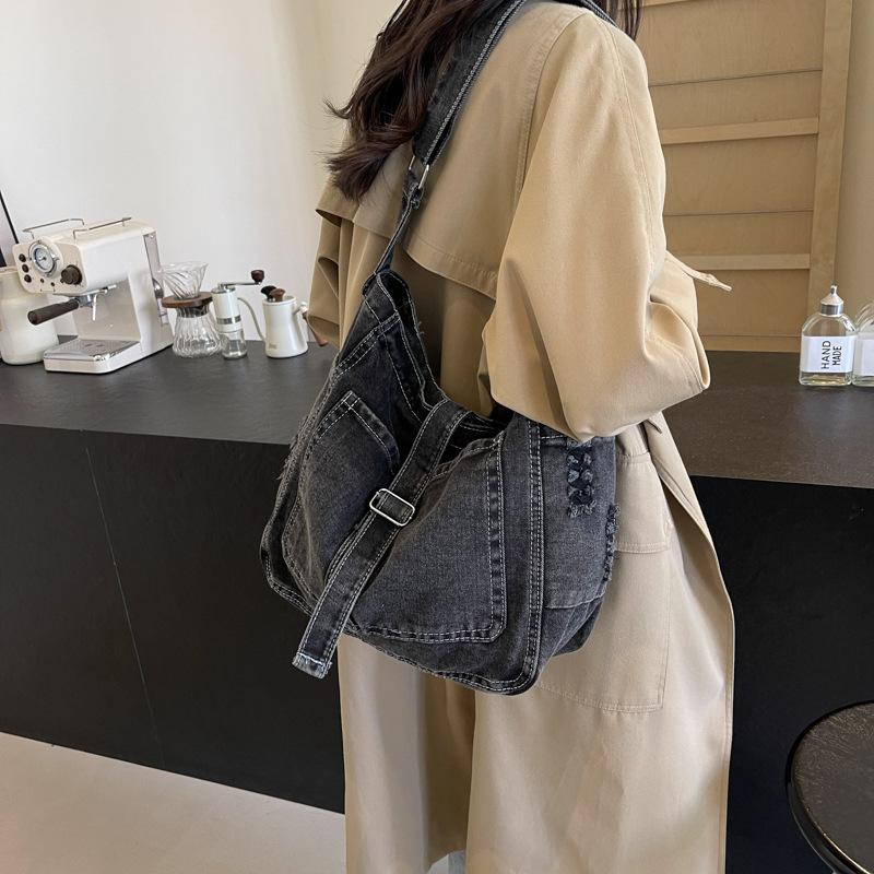 Korean version of casual large-capacity underarm bag women's bag 2025 new simple denim bag fashion messenger shoulder bag