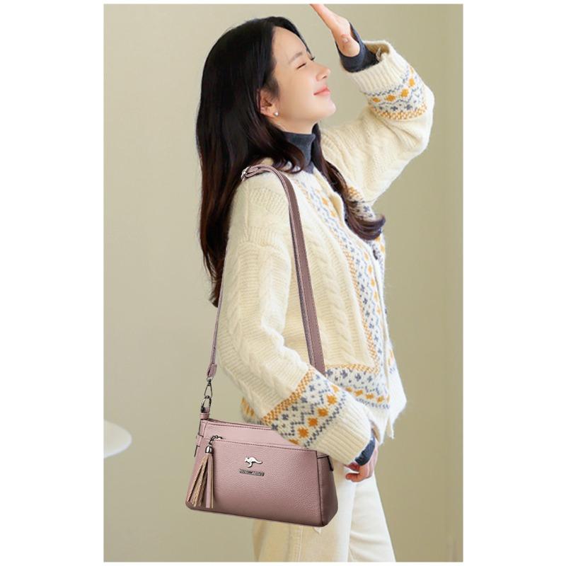 Simple Women's Shoulder Bag, Fashionable Tassel Hanging Pendant, Crossbody Bag, Retro Shoulder Bag, Suitable for Daily Use and Shopping