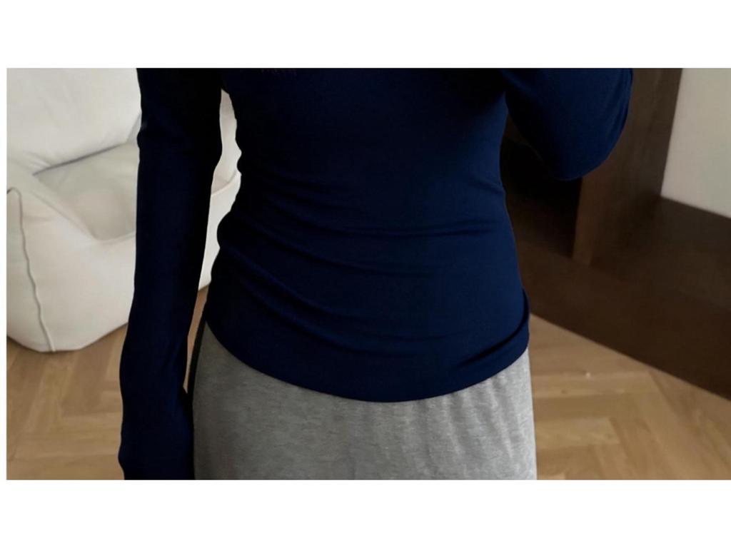 Women's Plus Size 95% Cotton Long Sleeve Round Neck T-Shirt - Slim Fit, Solid Color, Spring/Autumn Wear, Straight Shoulder.