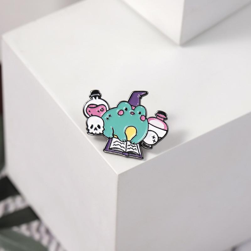 Cute Frog Character Alloy Pin Creative Chemistry Potion Bottle Fashionable Badge