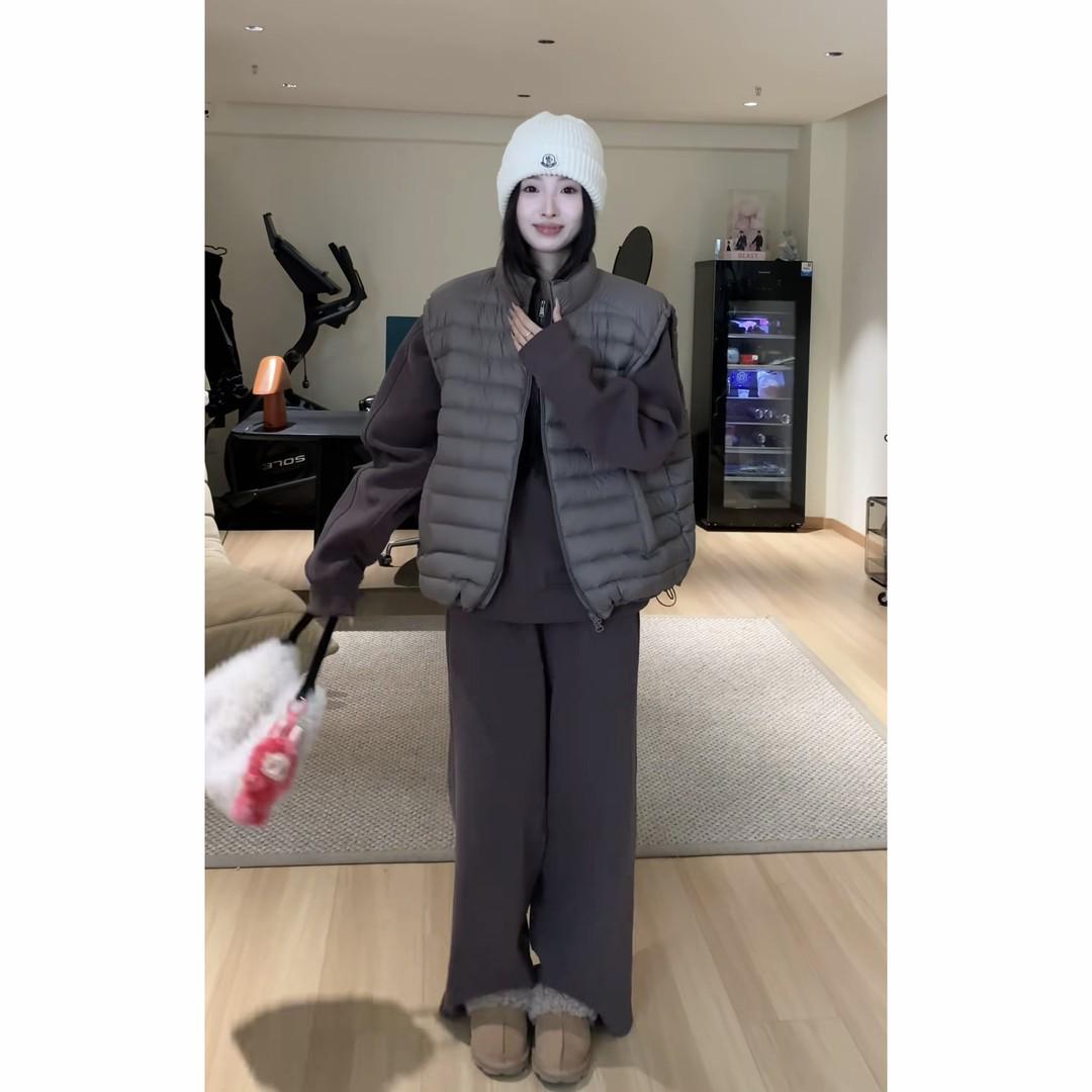 

Melanated Women s Winter 2025 Ribbed Vest Set: Hoodie and Wide-Leg Pants XL (For 115-125 lbs)
