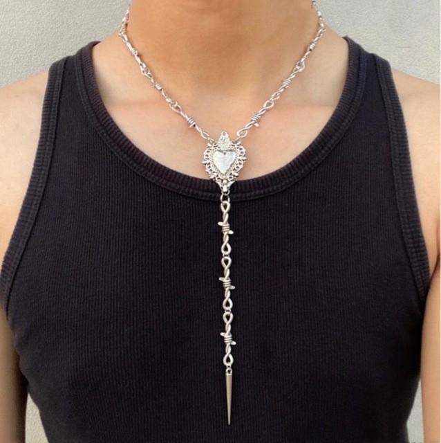 Hip-hop Punk Hollow Out Thorny Heart Shape Pendant Rivets Long Tassels Collarbone Chain for Women Personality Necklace Jewelry