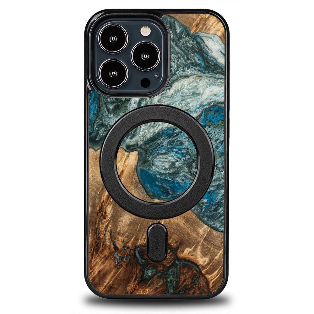 Bewood Unique case for iPhone 13 Pro - Planets - Earth with MagSafe