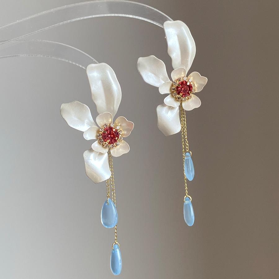 

Серебряная игла с бриллиантами, серьги с цветочной бахромой, ретро-легкая роскошь, высококлассные серьги-пусеты, нишевый темперамент, универсальные серьги, женщины