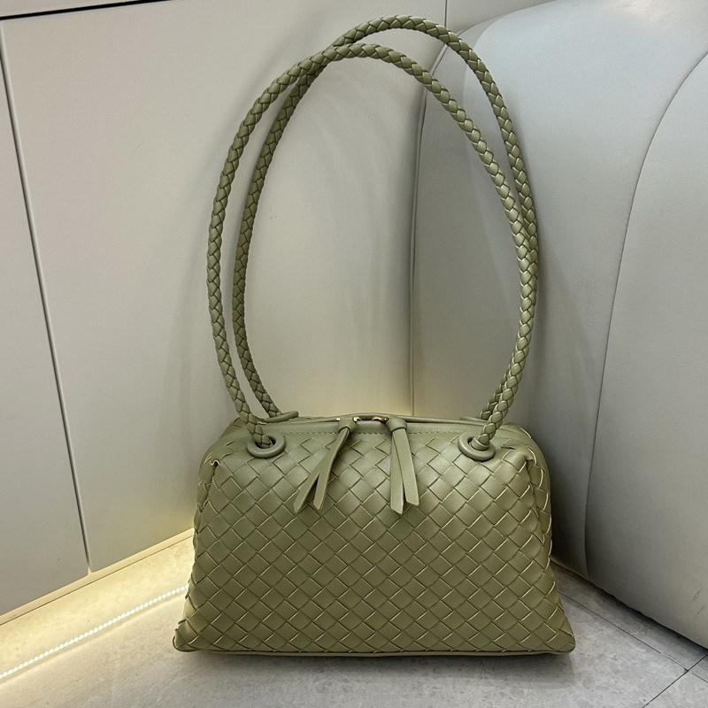 New leather hand-woven bag, high-end handbag, pillow bag, small square bag, shoulder messenger bag, women's bag.