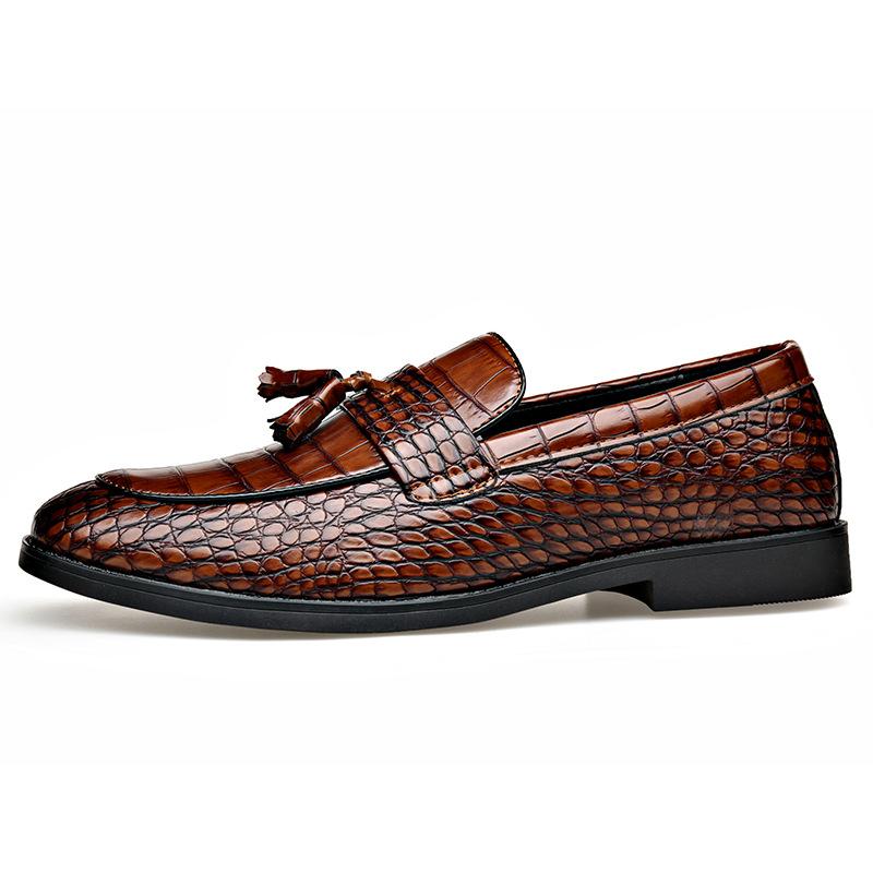 Mode 2025 Neue Business-Formale Lederschuhe für Herren Britischer Stil Mode Herrenkleiderschuhe Einfarbig Große Größe Designerschuhe Mann