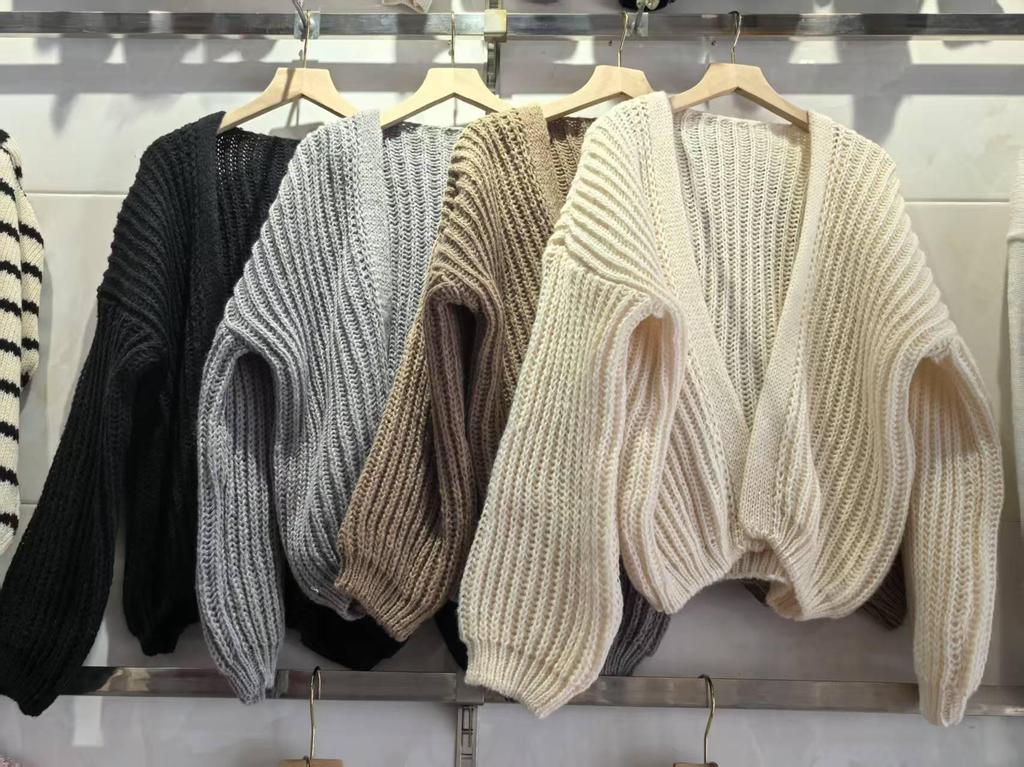 Thick Knit Women's Lantern Sleeve Cardigan - Solid Color, Versatile Autumn/Winter Sweater