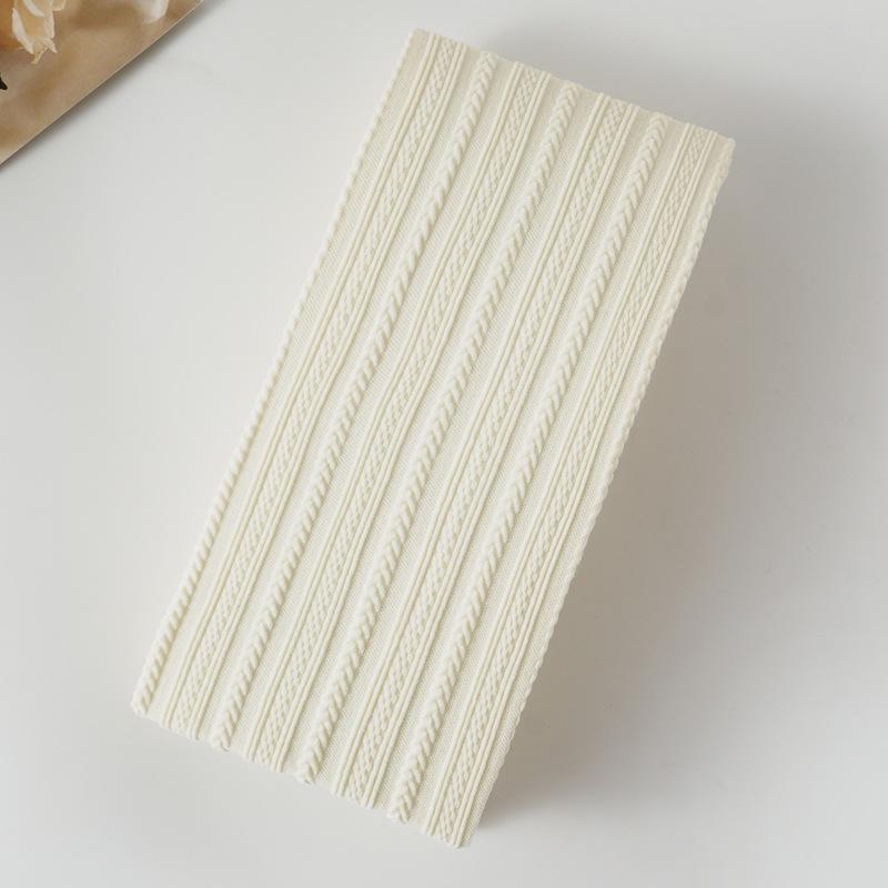 

Бархатные тонкие жаккардовые колготки в вертикальную полоску на весну и осень One Size белый