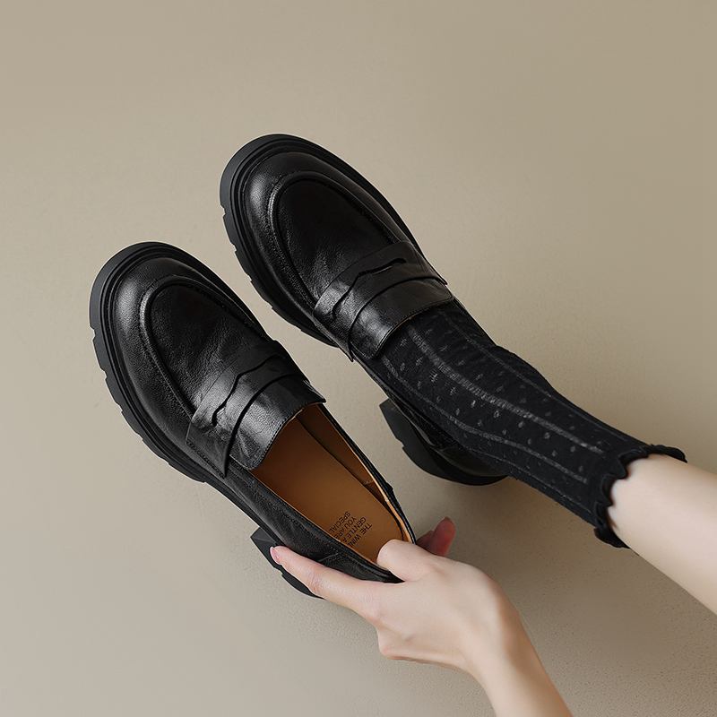 Осенне-летняя обувь из овчины с круглым носком на массивном каблуке Krazing Pot — фото 19