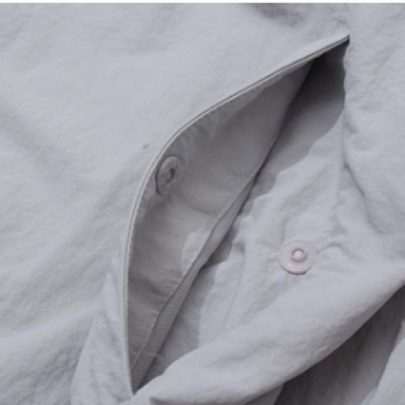 Reebok Essential Windbreaker Jumper Model