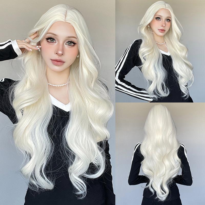 Milky white center-parted long curly hair wig made of synthetic fibers
