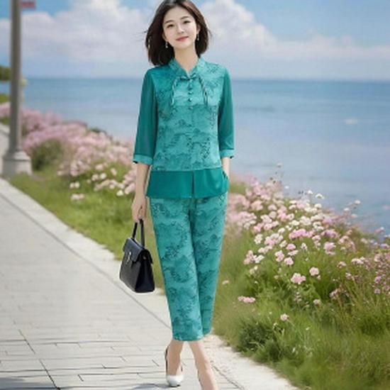 Mother's Summer 2026 Fashion: Youthful Short-Sleeve T-Shirt for Middle-Aged & Elderly Women