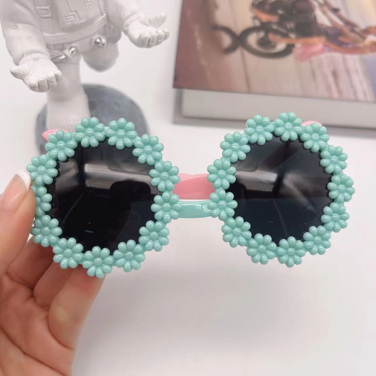 

Детские солнцезащитные очки Солнцезащитные очки Детские Двухцветные Цветочные Милые Защита от солнца Мальчики и Девочки Очки Защита от УФ-лучей Любовь Глаза