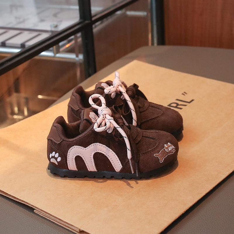 Kindertrainingsschuhe im deutschen Stil für Frühling und Herbst: Weiche Sohle, Bestickte Sportschuhe für Jungen & Mädchen