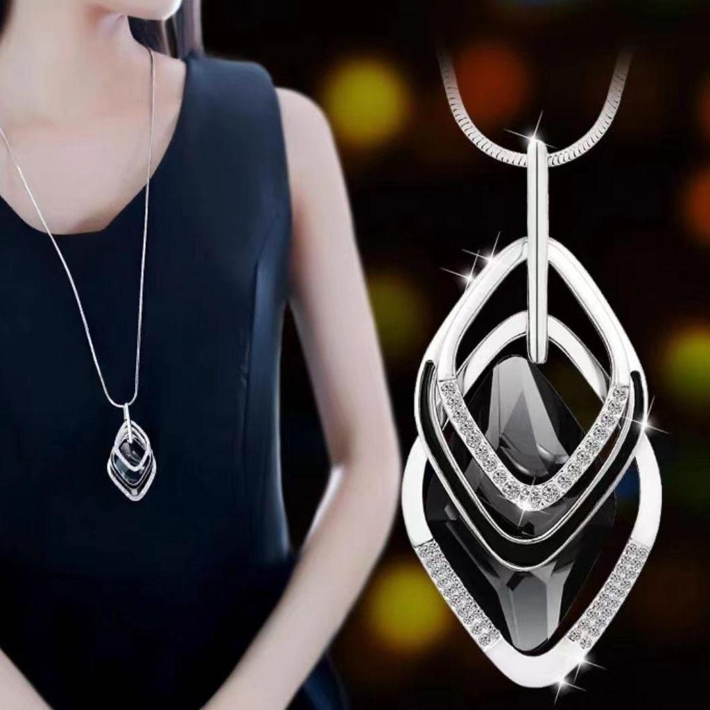 Korean Style Pearl Tassel Necklace: Versatile, Fashionable Long Pendant for Women's Summer Sweaters.