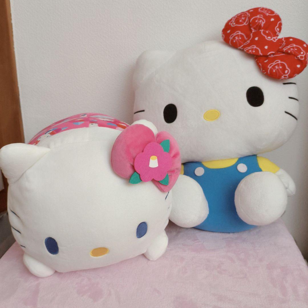 Hello Kitty stuffed animal set of 2