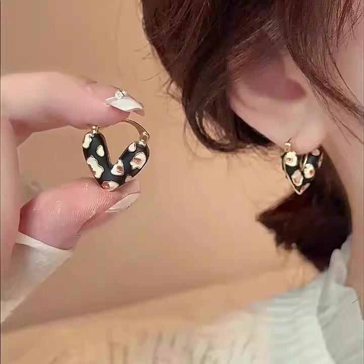 Romantic Colorful Enamel Love Heart Hoop Earrings For Women Dripping Oil Retro Geometric Cute Earring Jewelry Accessories