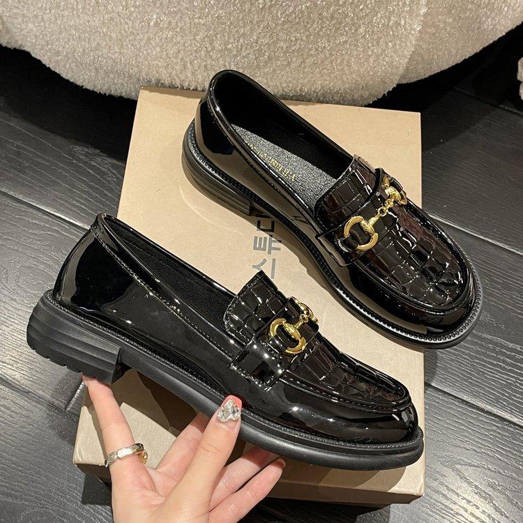 

Лоферы на платформе женские весна и осень 2025 новые однопедальные туфли в ретро-британском стиле маленькие кожаные туфли на толстом каблуке мягкая подошва одинарные туфли женские 35