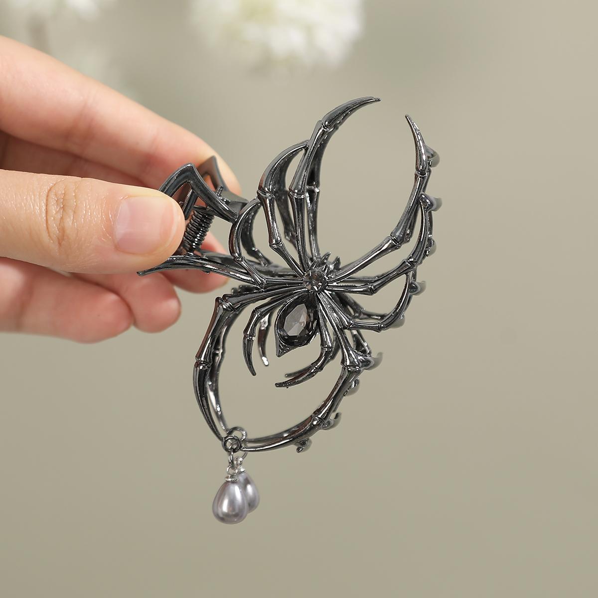 

AWAYTR Gothic Hairpin Black Color Alloy Spider Shaped Hair Claw Clip for Women Fashion Shark Clips Halloween Hair Accessories