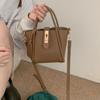 Retro Niche Bags, Autumn Versatile and Trendy Hand-held Bucket Bag, Fashionable Single-shoulder Crossbody Bag