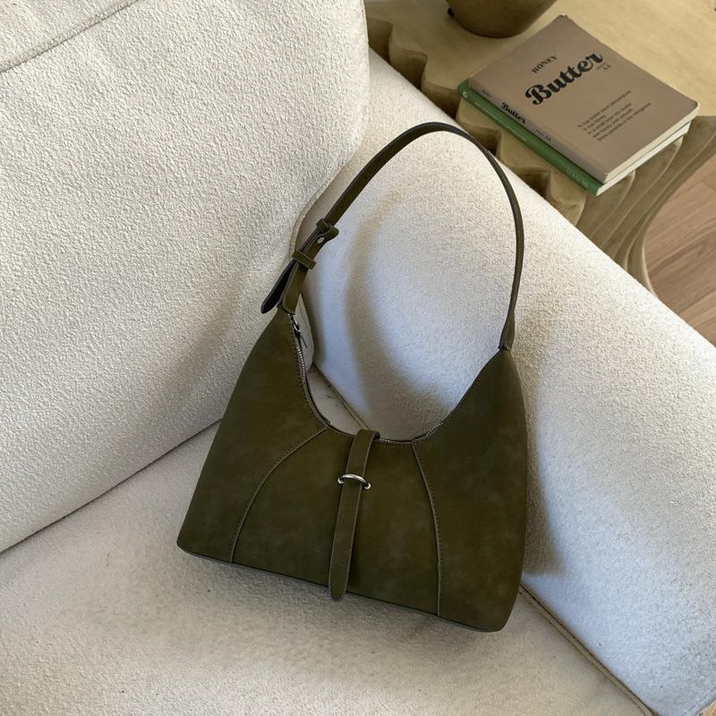

French niche trend messenger bag winter new fashion women s bag high value large capacity shoulder bag