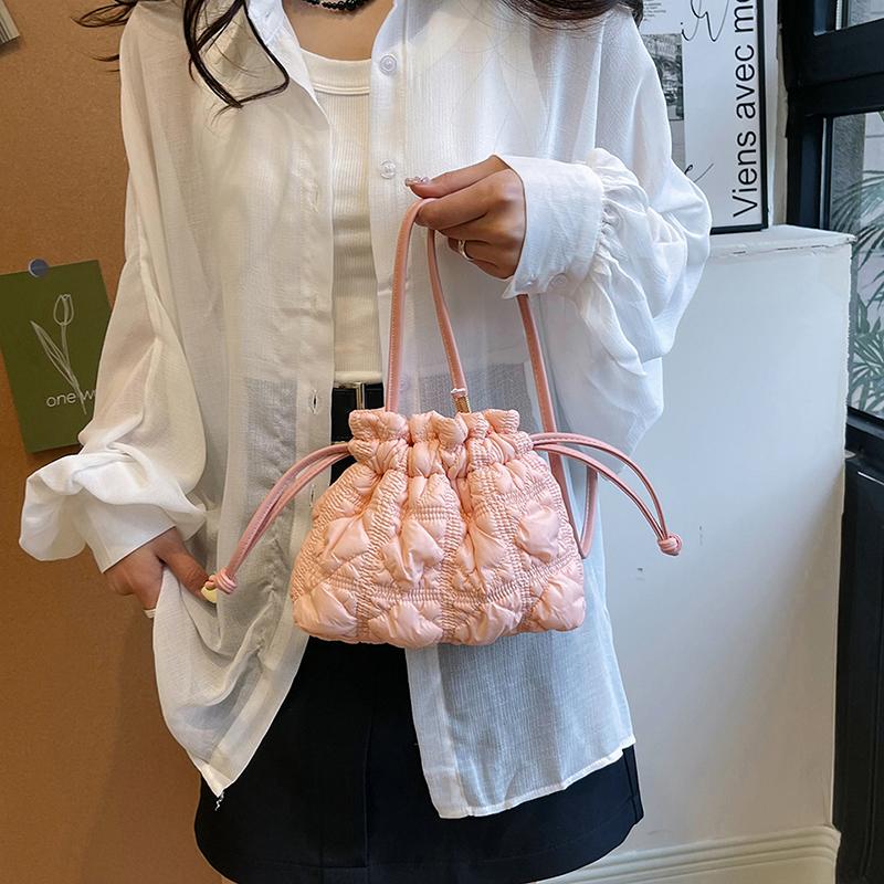 Fashion Korean Ins Pleated Cloud Tote Bag Women Solid Color Casual Simple Bubble Foo Bag Trend Soft Crossbody Bag Handbag