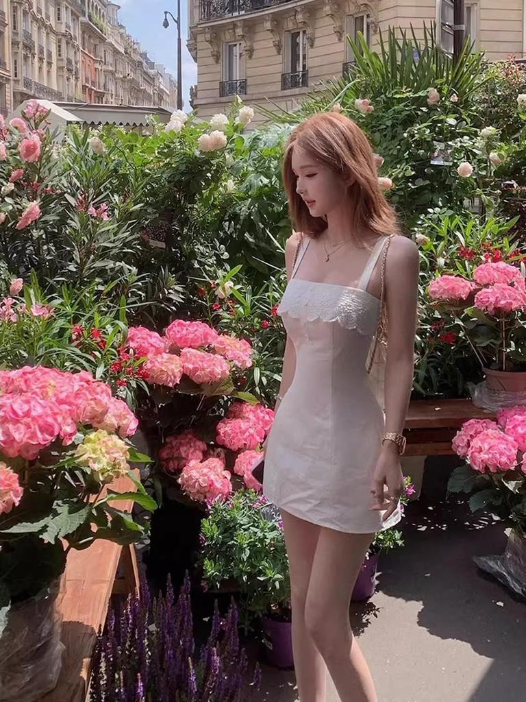 French Pure Desire Sweet Petite White Lace Camisole Dress - Women's Summer Waist-Cinched Fairy-Like Mini Skirt
