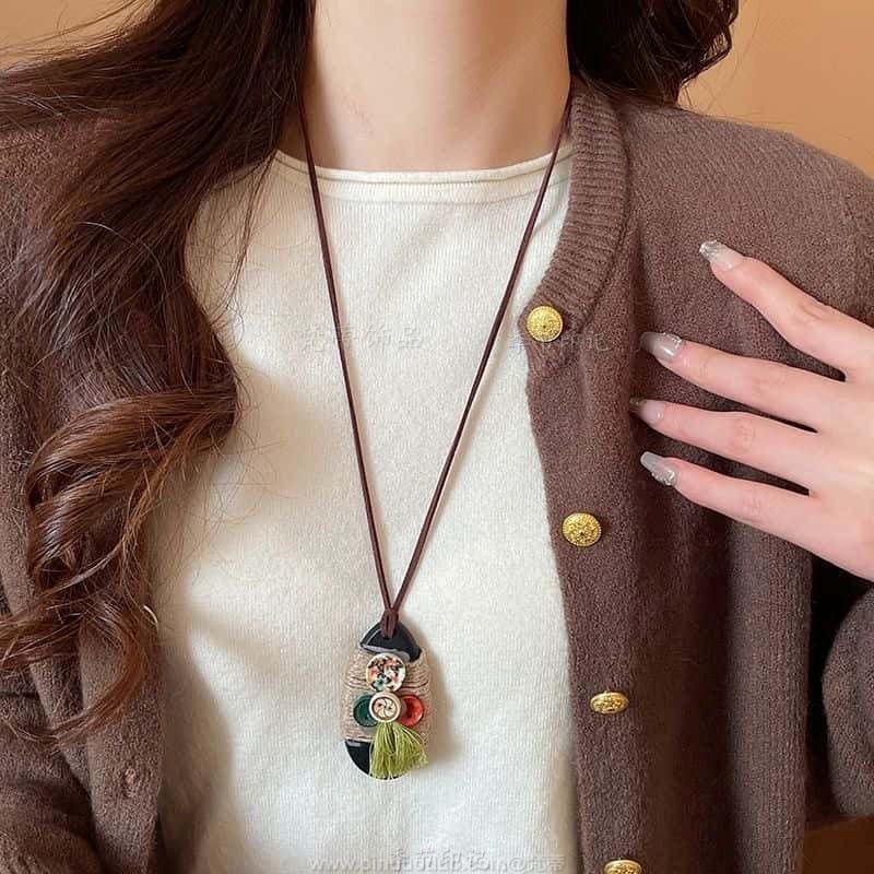 Hand-Woven Pine Nut Wood Bead Necklace - Chinese Retro Style Versatile Fashion Accessory