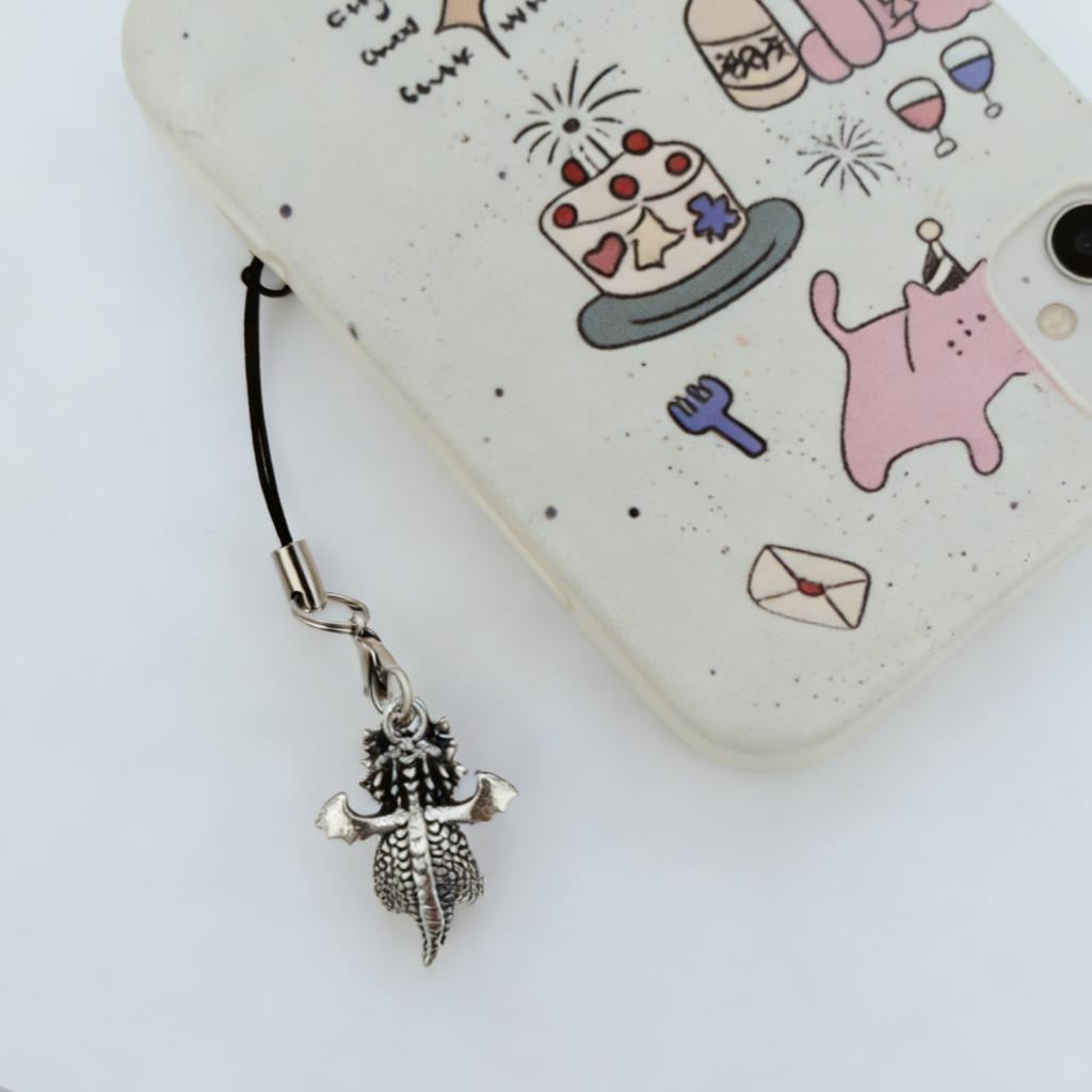 Three-Dimensional Dragon-Shaped Phone Lanyard, a Personalized Phone Pendant That Adds a Cool Vibe to Your Phone