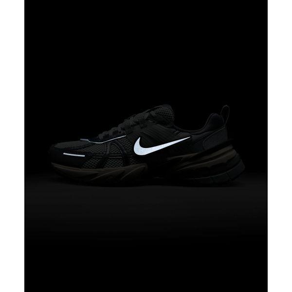 Nike V2K Run Platino Puro Grigio Lupo Scarpe da Ginnastica da Donna Grigio Freddo Metallizzato-Grigio Freddo FD0736-003
