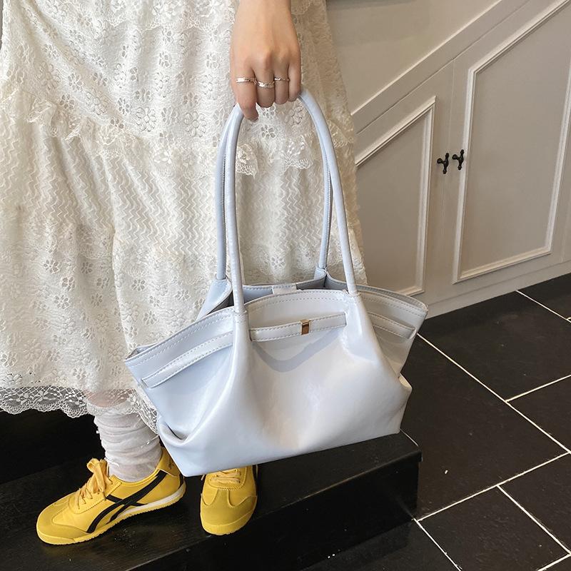 Large capacity commuter tote armpit bag women's 2025 new trendy fashion casual niche pleated shoulder women's bag