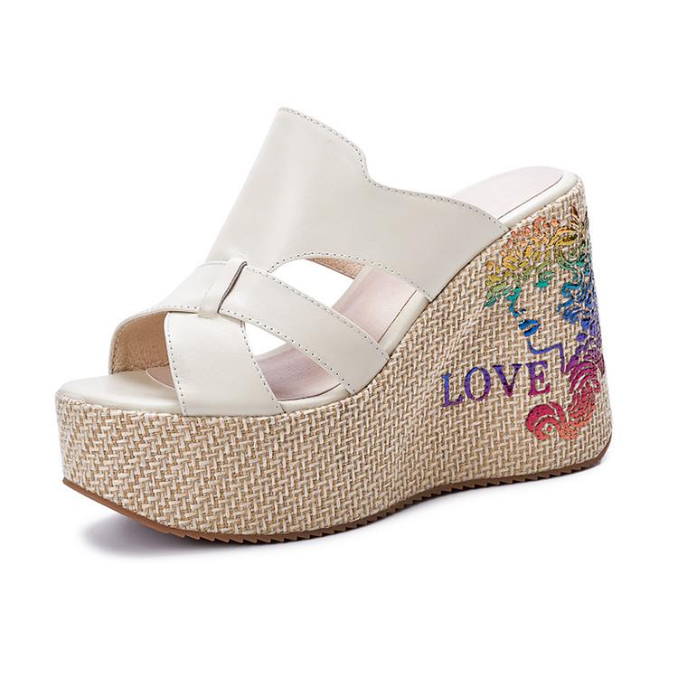 

Platform leather slippers women s 2025 summer new muffin shoes fashion cross-band printed one-word slippers fish mouth shoes 39