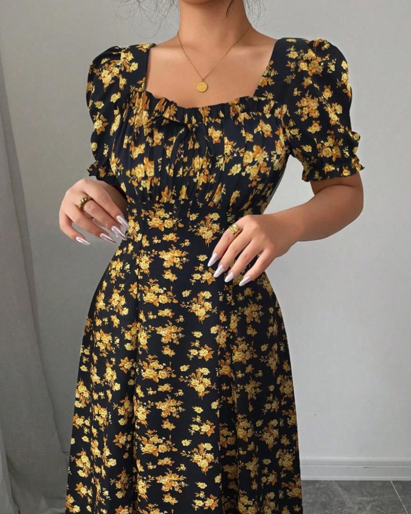 2025 Summer Fashion Women's Printed U-neck Short-sleeved Large Swing Dress