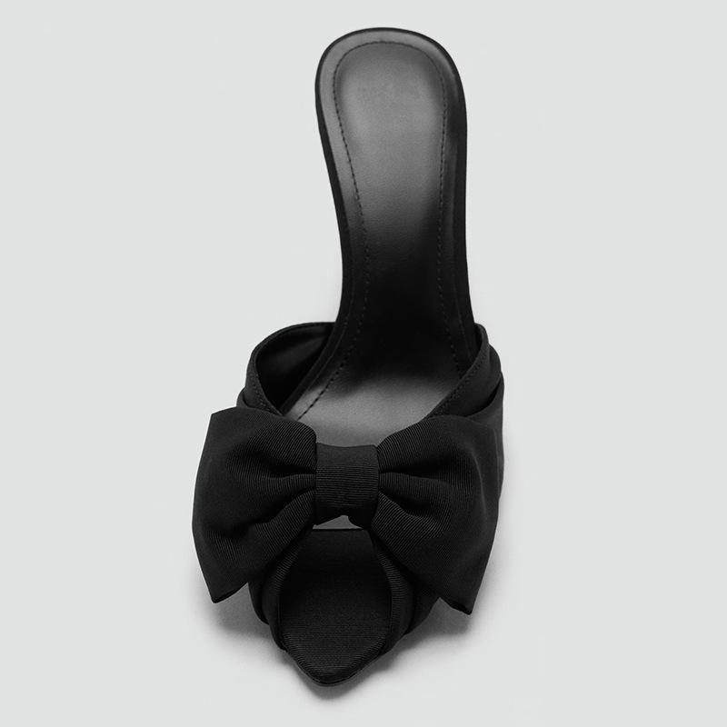 Elegante Schleifen-Dekoration Schwarze High Heel Hausschuhe Damen Neuheit Offene Zehenpartie Gefaltete Slide Sandalen Luxuriöse Bankett-Abendschuh Zapatos Mujer