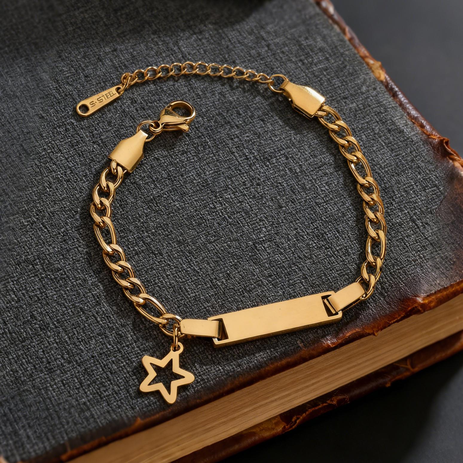 

Atoztide Engrave Name Bracelet For Women Mother Kids Stainless Steel Jewelry Heart Adjustable Figaro Chain Personalized Gift Silver color&No engrave