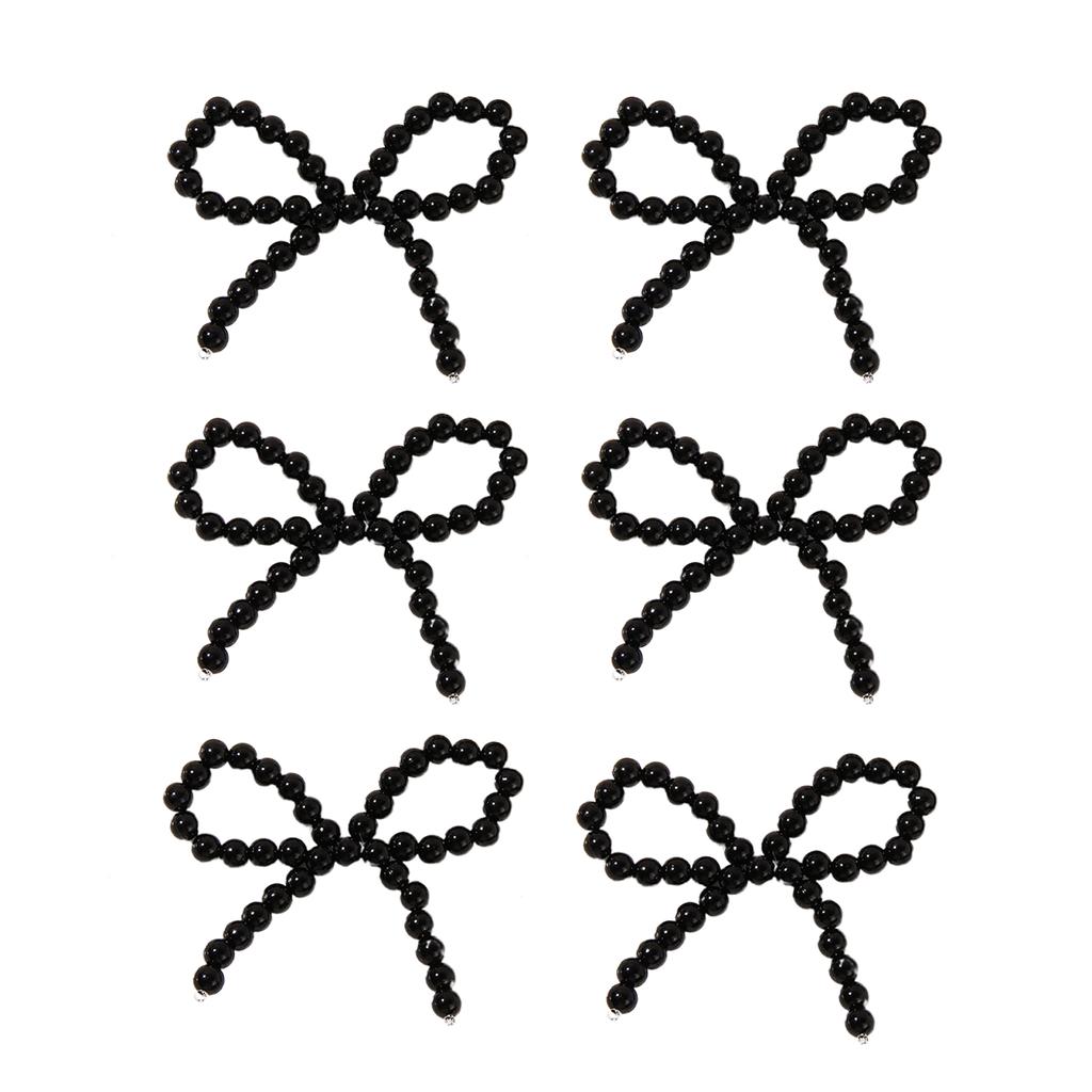 Ručně vyráběný korálkový přívěsek s mašlí, šperková součást, šperková ozdoba, přívěsek na náramek, elegantní mašle, komponent pro šperky