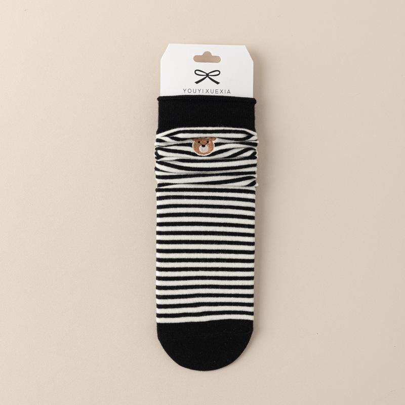 5/10 Pairs Casual Autumn Winter Embroidered Socks for Women Cute Cartoon Bear Mid Calf Socks Academic Style Striped Sweat Absorbing Cotton Socks