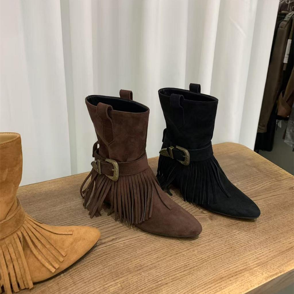 Inner heightening fringed suede Martin boots women's boots 2025 spring and autumn pointed head with skirt western thin boots short boots
