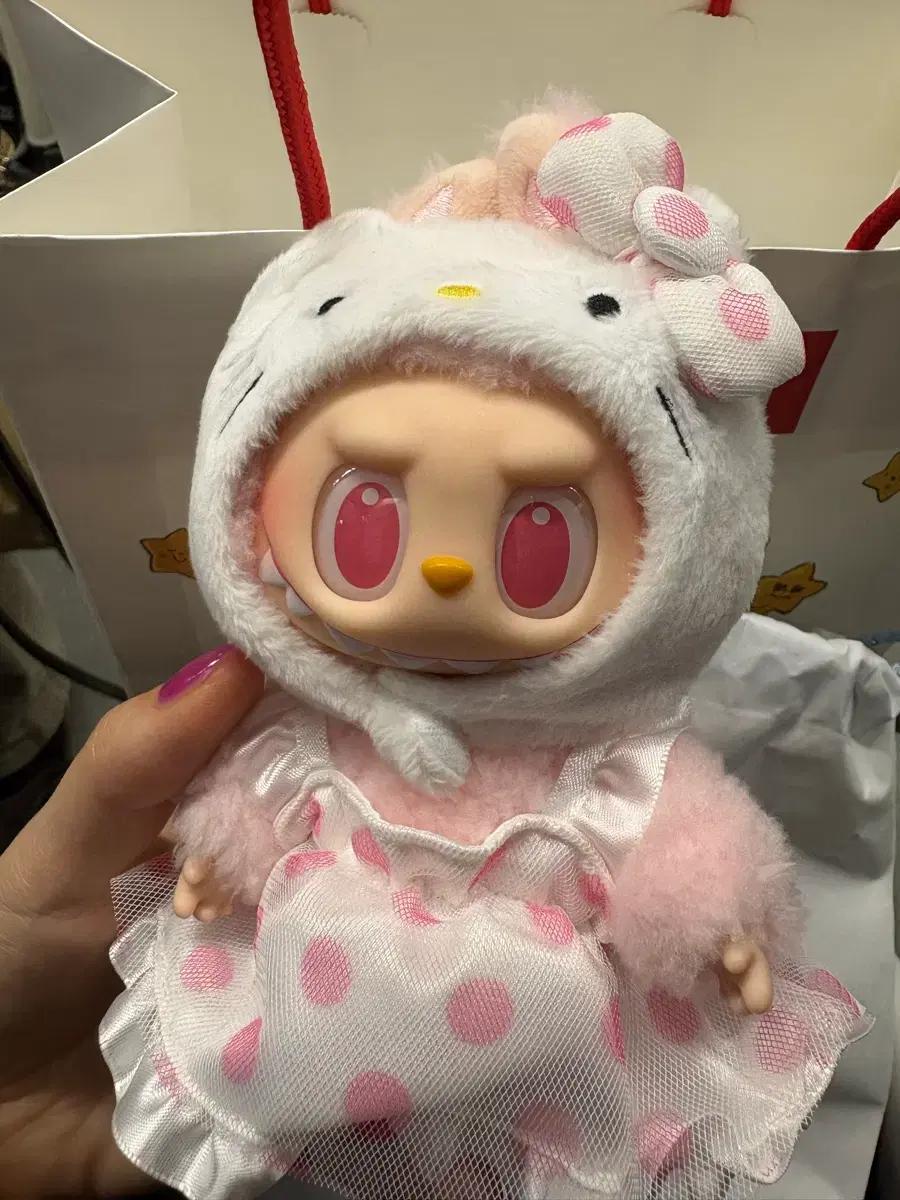 Articoli LABUBU Sanrio Kitty in vendita. Ricevute disponibili.