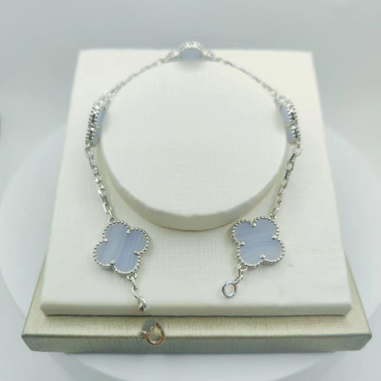 

Высококлассный браслет с пятью цветками, двусторонний, из V-образного золота, с четырехлистным клевером, изысканный браслет женский с покрытием 18 карат, браслет из натурального белого перламутра