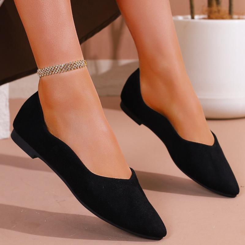 Large size casual flat-bottomed Doudou shoes autumn new pointed soft sole outer wear shallow single shoes women