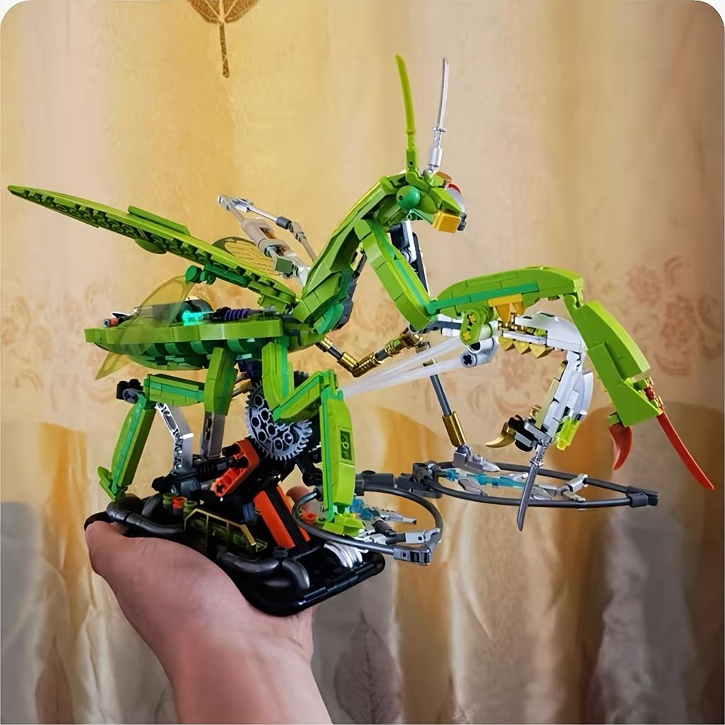 Mechanical Mantis Model Building Blocks, The Perfect Gift For Birthdays, Halloween, Christmas, And Home Decoration